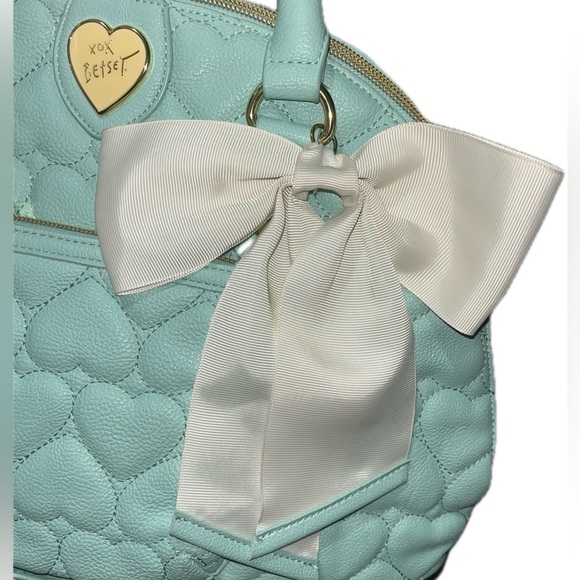 Betsey Johnson Green Quilted Satchel with a Cream Bow - Picture 4 of 14